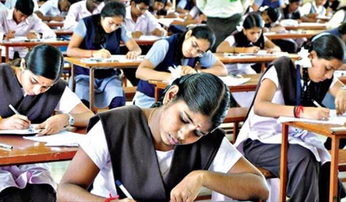 Children should not be stressed during the test | परीक्षेच्या काळात मुलांना ताण देऊ नये