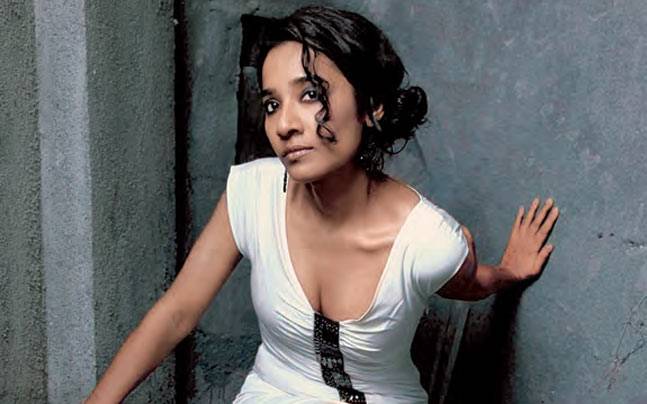 To the younger, said, 'black dull'; Show dropped! | ​तनिष्ठाला म्हटले, ‘काली कलुटी’; सोडला शो!