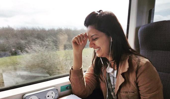 Tejashri in London for the use of 'Karti Kalgate Ghusali' | ​‘कार्टी काळजात घुसली’ च्या प्रयोगासाठी तेजश्री लंडनमध्ये