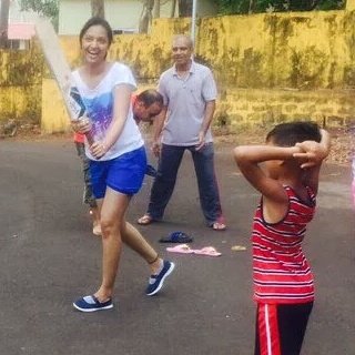 When sunboys play cricket | सूनबाई जेव्हा क्रिकेट खेळतात