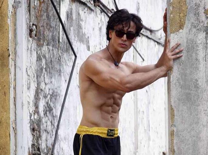 FITNESS FREAK: Know Tiger Shroff's 'Perfect Body' Secret | FITNESS FREAK: जाणून घ्या टायगर श्रॉफच्या ‘परफेक्ट बॉडी’चे सिक्रेट FITNESS FREAK: Know Tiger Shroff's 'Perfect Body' Secret | FITNESS FREAK: जाणून घ्या टायगर श्रॉफच्या ‘परफेक्ट बॉडी’चे सिक्रेट