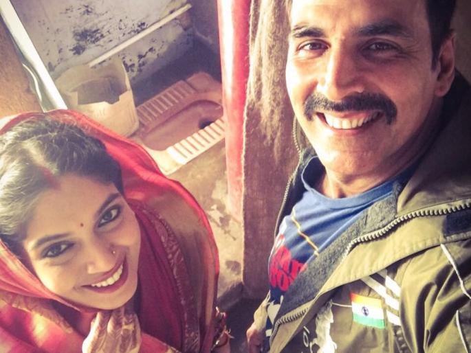 Akshay shares first toilet photo | ​अक्षयने शेअर केला ‘टॉयलेट’चा पहिला फोटो
