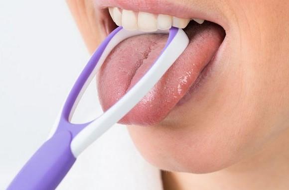 HEALTH: Do not you even speak the tongue every day? This disease can happen! | HEALTH : आपणही रोज जीभ साफ करीत नाही का? होऊ शकतो हा आजार ! HEALTH: Do not you even speak the tongue every day? This disease can happen! | HEALTH : आपणही रोज जीभ साफ करीत नाही का? होऊ शकतो हा आजार !