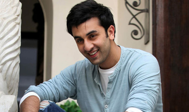 Valentine's day will be celebrated with actor Ranbir, not with Katrina! | कॅटरिनासोबत नाही तर या अॅक्टरसोबत रणबीर साजरा करणार ‘व्हॅलेन्टाईन डे’! Valentine's day will be celebrated with actor Ranbir, not with Katrina! | कॅटरिनासोबत नाही तर या अॅक्टरसोबत रणबीर साजरा करणार ‘व्हॅलेन्टाईन डे’!