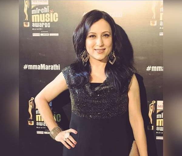 The role of the wife of 'Superstar' will fulfill the power of Kishori Shahane after the successful 'Queen' Kangana's mother. | बॉलिवूड ‘क्वीन’ कंगणाची आई साकारल्यानंतर किशोरी शहाणे-वीज साकारणार ‘या सुपरस्टार’च्या पत्नीची भूमिका The role of the wife of 'Superstar' will fulfill the power of Kishori Shahane after the successful 'Queen' Kangana's mother. | बॉलिवूड ‘क्वीन’ कंगणाची आई साकारल्यानंतर किशोरी शहाणे-वीज साकारणार ‘या सुपरस्टार’च्या पत्नीची भूमिका