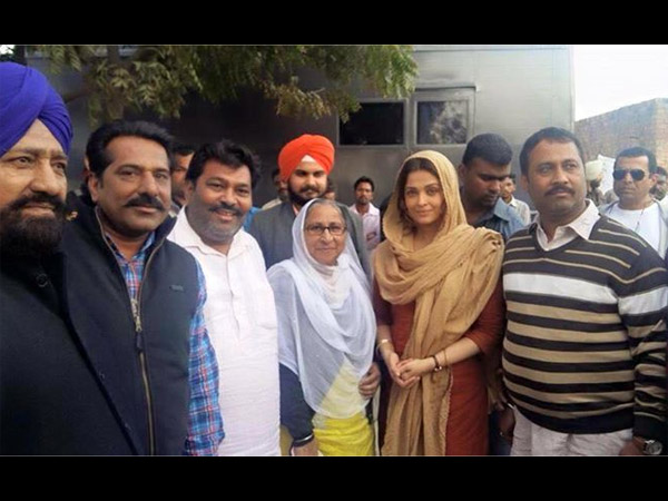 When Ashbe meets Dalbir Kaur ... | जेव्हा ऐश भेटते दलबीर कौरला... When Ashbe meets Dalbir Kaur ... | जेव्हा ऐश भेटते दलबीर कौरला...