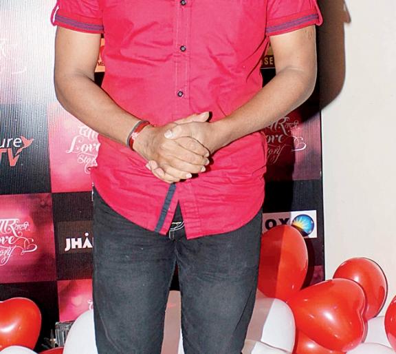 In the film centimental directed by Sameer Patil, who will be seen Upendra Limaye | उपेंद्र लिमये झळकणार समीर पाटीलने दिग्दर्शित केलेल्या सेंटिमेंटल या चित्रपटात In the film centimental directed by Sameer Patil, who will be seen Upendra Limaye | उपेंद्र लिमये झळकणार समीर पाटीलने दिग्दर्शित केलेल्या सेंटिमेंटल या चित्रपटात