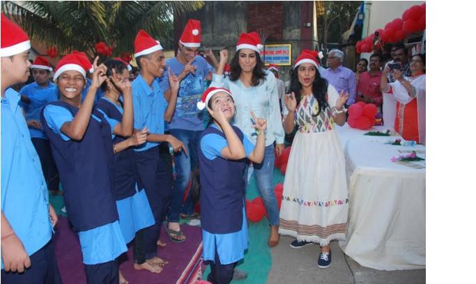 Kranti Redkar and Urmila Kothare celebrated Christmas in a unique way | क्रांती रेडकर आणि उर्मिला कोठारे यांनी अनोख्या पध्दतीने ख्रिसमस साजरा केला