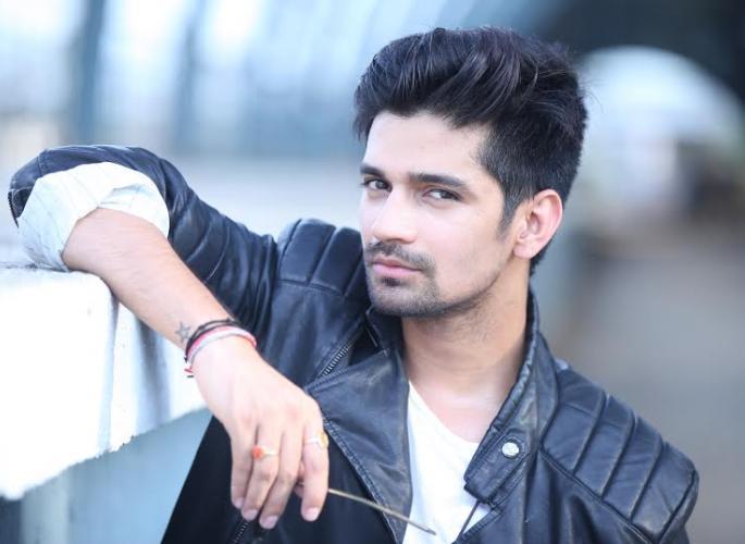 Saathiya Fame Vishal Singh fell in love with the actress | साथ निभाना साथिया फेम विशाल सिंग पडला या अभिनेत्रीच्या प्रेमात Saathiya Fame Vishal Singh fell in love with the actress | साथ निभाना साथिया फेम विशाल सिंग पडला या अभिनेत्रीच्या प्रेमात