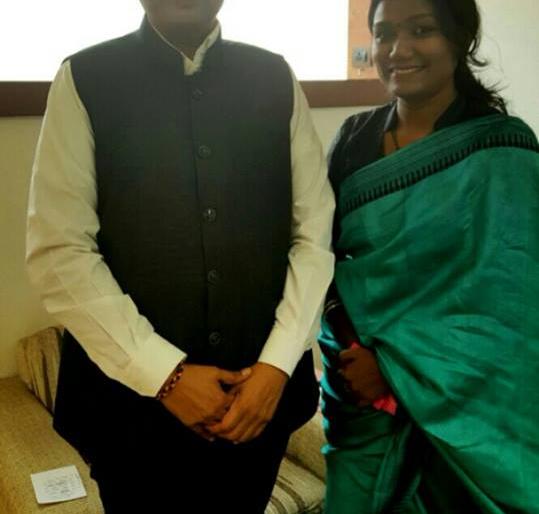 Vaishali took the chief minister's visit | वैशालीने घेतली मुख्यमंत्र्यांची भेट
