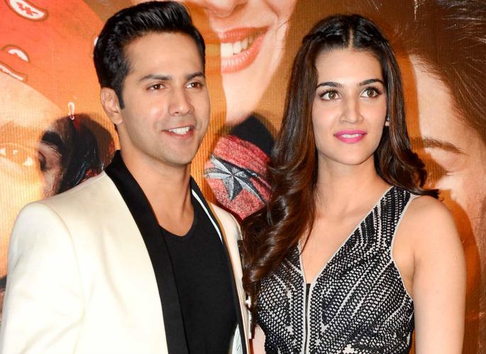 Varun Dhawan's action Senan Jodis preference | वरुण धवन-कृती सेनन जोडीस पसंती Varun Dhawan's action Senan Jodis preference | वरुण धवन-कृती सेनन जोडीस पसंती