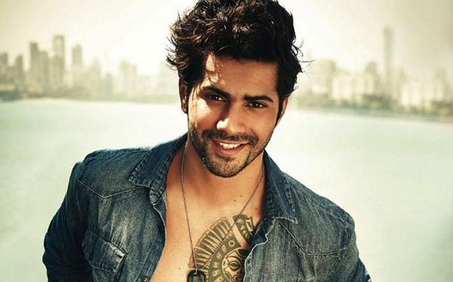 Varun said, 'It is not a crew, but an Arabian dagger' | वरूण म्हणाला,‘ ती क्रिपान नव्हे, अरेबियन डॅगर ’ Varun said, 'It is not a crew, but an Arabian dagger' | वरूण म्हणाला,‘ ती क्रिपान नव्हे, अरेबियन डॅगर ’