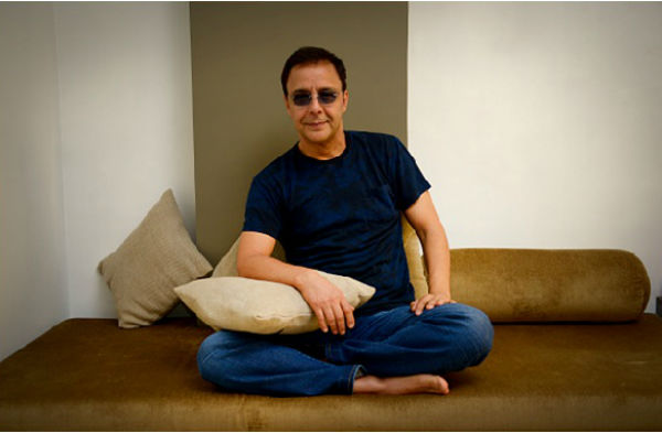 Vidhu Vinod Chopra joins Draupadi's clothes! | ​ द्रौपदीच्या वस्त्रहरणात सामील होते विधू विनोद चोपडा!!