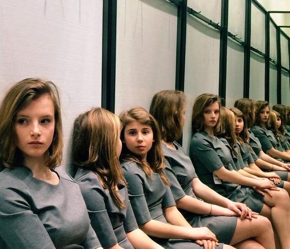 How many girls in this photo? | या फोटोत किती मुली?