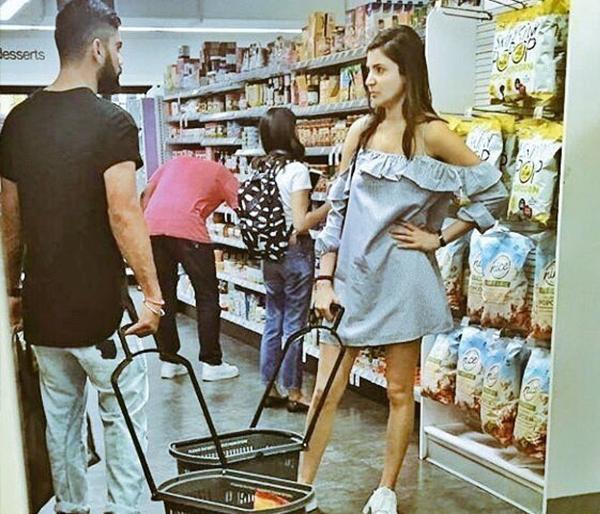 Why Anushka Sharma and Virat Kohli were so angry with each other? Learn! | अनुष्का शर्मा अन् विराट कोहली एकमेकांकडे एवढ्या रागाने का बघत असावेत? जाणून घ्या! Why Anushka Sharma and Virat Kohli were so angry with each other? Learn! | अनुष्का शर्मा अन् विराट कोहली एकमेकांकडे एवढ्या रागाने का बघत असावेत? जाणून घ्या!