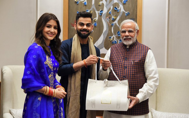 Prime Minister Narendra Modi will be special guest at Virus reception; Invitation to marry wife Anushka! | विरुष्काच्या रिसेप्शनमध्ये विशेष अतिथी असतील पंतप्रधान नरेंद्र मोदी; पत्नी अनुष्कासोबत विराटने दिले निमंत्रण! Prime Minister Narendra Modi will be special guest at Virus reception; Invitation to marry wife Anushka! | विरुष्काच्या रिसेप्शनमध्ये विशेष अतिथी असतील पंतप्रधान नरेंद्र मोदी; पत्नी अनुष्कासोबत विराटने दिले निमंत्रण!