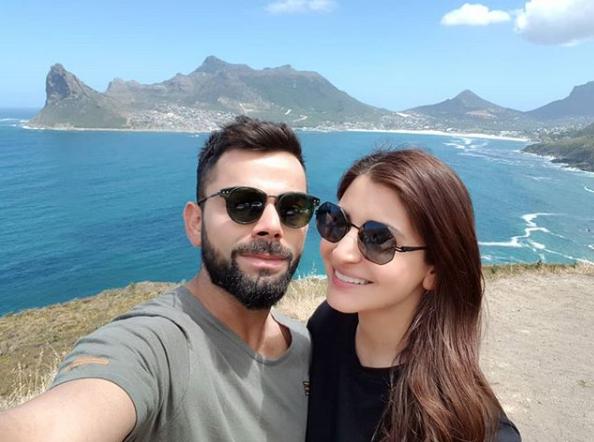 Anushka Sharma and Virat Kohli did not have the time to get married, Karan Johar's offer was rejected | लग्नानंतर अनुष्का शर्मा आणि विराट कोहलीकडे नाहीय वेळ, करण जोहरची ऑफर नाकारली Anushka Sharma and Virat Kohli did not have the time to get married, Karan Johar's offer was rejected | लग्नानंतर अनुष्का शर्मा आणि विराट कोहलीकडे नाहीय वेळ, करण जोहरची ऑफर नाकारली