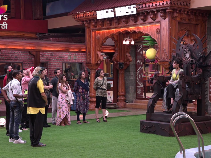 Who will go out of the Big Boss house from silk or Rajesh? | रेशम किंवा राजेश मधून कोण जाणार बिग बॉसच्या घरातून बाहेर ?