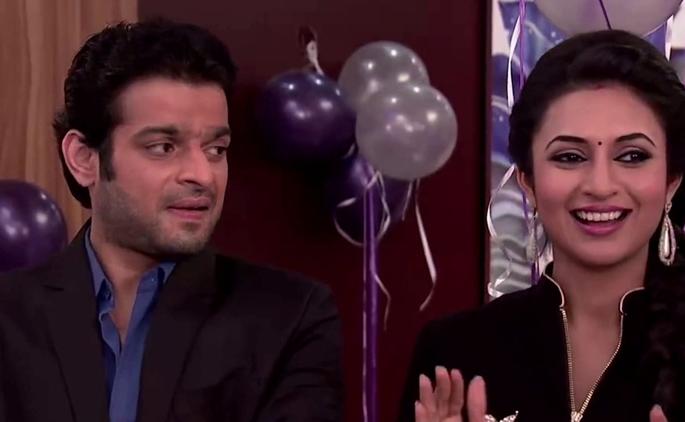 'Is this Mohabbatefam Karan Patel and Diwali Tripathi cold war between the two? | 'ये है मोहब्बते'फेम करण पटेल आणि दिव्यांका त्रिपाठी दोघांमध्ये रंगले कोल्ड वॉर? 'Is this Mohabbatefam Karan Patel and Diwali Tripathi cold war between the two? | 'ये है मोहब्बते'फेम करण पटेल आणि दिव्यांका त्रिपाठी दोघांमध्ये रंगले कोल्ड वॉर?