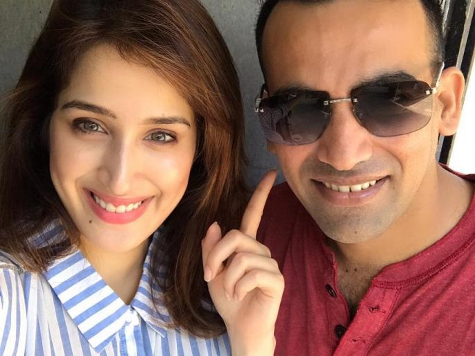 Zaheer's 'clean look' to Sagarika | सागरिकाला भावतो झहीरचा ‘क्लिन लूक’! Zaheer's 'clean look' to Sagarika | सागरिकाला भावतो झहीरचा ‘क्लिन लूक’!