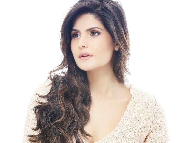 According to Vikram Bhat, Jharan is the most understudy actress | विक्रम भट यांच्या अनुसार जरीन ही सर्वात अधोमुल्यित अभिनेत्री According to Vikram Bhat, Jharan is the most understudy actress | विक्रम भट यांच्या अनुसार जरीन ही सर्वात अधोमुल्यित अभिनेत्री