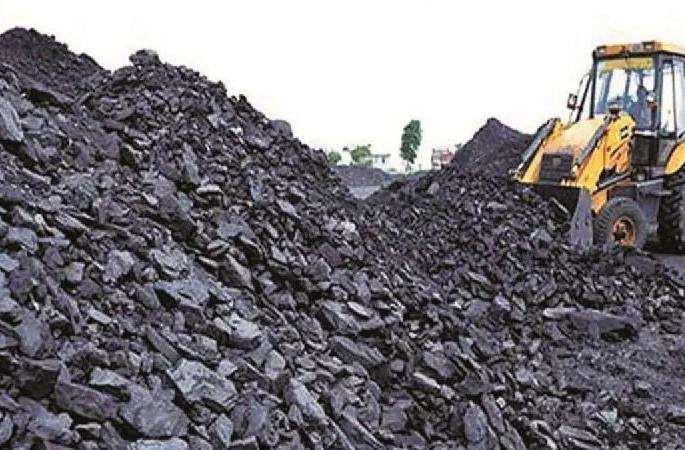 Coal inflows increased, but the crisis persisted; Sensitive condition of electrical equipment | कोळशाची आवक वाढली, पण संकट कायम; वीज यंत्रांची स्थिती संवेदनशील Coal inflows increased, but the crisis persisted; Sensitive condition of electrical equipment | कोळशाची आवक वाढली, पण संकट कायम; वीज यंत्रांची स्थिती संवेदनशील
