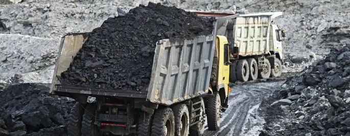 Blackmarketing of blackgold by tying the mechanism to the sieve; Coal mafia warlords against the backdrop of coal scarcity | यंत्रणा दावणीला बांधून ब्लॅकगोल्डचे ब्लॅकमार्केटिंग; कोळसा टंचाईच्या पार्श्वभूमीवर कोलमाफियांचे वारेन्यारे Blackmarketing of blackgold by tying the mechanism to the sieve; Coal mafia warlords against the backdrop of coal scarcity | यंत्रणा दावणीला बांधून ब्लॅकगोल्डचे ब्लॅकमार्केटिंग; कोळसा टंचाईच्या पार्श्वभूमीवर कोलमाफियांचे वारेन्यारे
