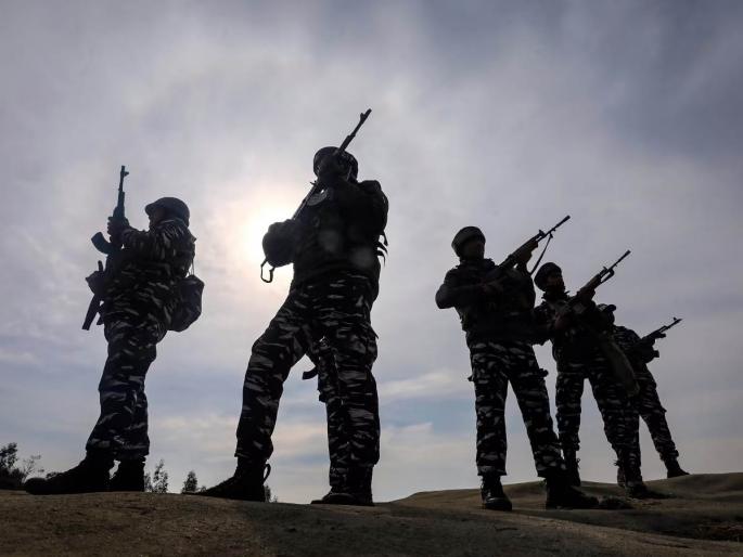 Big decision of the center! CRPF Cobra commandos deployed in Kupwad to eliminate terrorists | केंद्राचा मोठा निर्णय! दहशतवाद्यांना संपविण्यासाठी कुपवाडात सीआरपीएफचे कोब्रा कमांडो तैनात Big decision of the center! CRPF Cobra commandos deployed in Kupwad to eliminate terrorists | केंद्राचा मोठा निर्णय! दहशतवाद्यांना संपविण्यासाठी कुपवाडात सीआरपीएफचे कोब्रा कमांडो तैनात