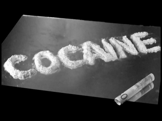 One crore cocaine seized from Sakinaka; african arrested | साकीनाका येथून एक कोटीचे कोकेन जप्त; आफ्रिकन नागरिक अटकेत One crore cocaine seized from Sakinaka; african arrested | साकीनाका येथून एक कोटीचे कोकेन जप्त; आफ्रिकन नागरिक अटकेत