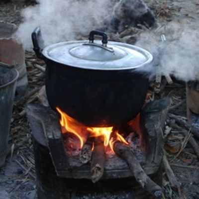 Gold poured hot water on mother-in-law's body | सुनेने ओतले सासूच्या अंगावर गरम पाणी.. 'हे' होते कारण Gold poured hot water on mother-in-law's body | सुनेने ओतले सासूच्या अंगावर गरम पाणी.. 'हे' होते कारण