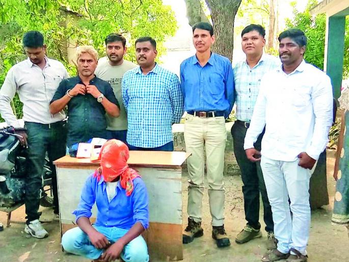 Coconut seized for the first time in Akolat; Price of 2 lakhs 10 thousand rupees | अकोल्यात प्रथमच कोकेन जप्त; २ लाख १0 हजार रुपये किंमत Coconut seized for the first time in Akolat; Price of 2 lakhs 10 thousand rupees | अकोल्यात प्रथमच कोकेन जप्त; २ लाख १0 हजार रुपये किंमत