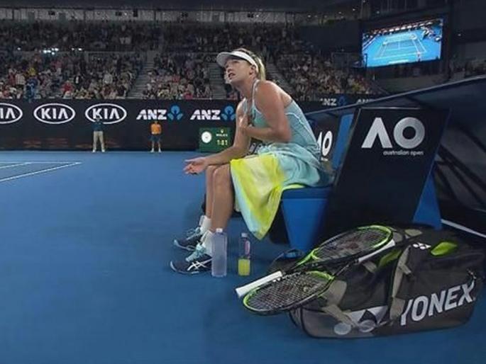 For the American tennis player Rousseau, the Australian Open, | अमेरिकन टेनिसपटू केळ्यांसाठी रूसली, आॅस्ट्रेलियन ओपनमध्ये ‘रडीचा डाव’ For the American tennis player Rousseau, the Australian Open, | अमेरिकन टेनिसपटू केळ्यांसाठी रूसली, आॅस्ट्रेलियन ओपनमध्ये ‘रडीचा डाव’