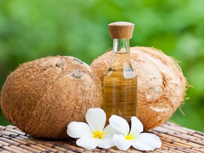 Magic of a spoonful of coconut oil .. Apply to dry skin in rainy season, forget expensive lotions! | चमचाभर खोबरेल तेल की जादू.. पावसाळ्यात कोरड्या पडणार्‍या त्वचेला लावा, महागडी लोशन्स विसरा!