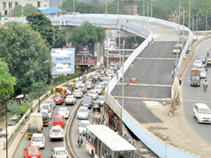 Due to the work of the flyovers, stop the road from the COEP Chowk to Pune RTO | उड्डाणपुलाच्या कामामुळे सीओईपी चौकाकडून पुणे आरटीओकडील रस्ता बंद Due to the work of the flyovers, stop the road from the COEP Chowk to Pune RTO | उड्डाणपुलाच्या कामामुळे सीओईपी चौकाकडून पुणे आरटीओकडील रस्ता बंद