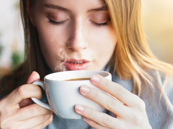 More than three cups of coffee a day it may increase the risk of migraine | दिवसातून तीन कपांपेक्षा जास्त कॉफीच्या सेवनाने होते 'ही' गंभीर समस्या, वेळीच व्हा सावध More than three cups of coffee a day it may increase the risk of migraine | दिवसातून तीन कपांपेक्षा जास्त कॉफीच्या सेवनाने होते 'ही' गंभीर समस्या, वेळीच व्हा सावध