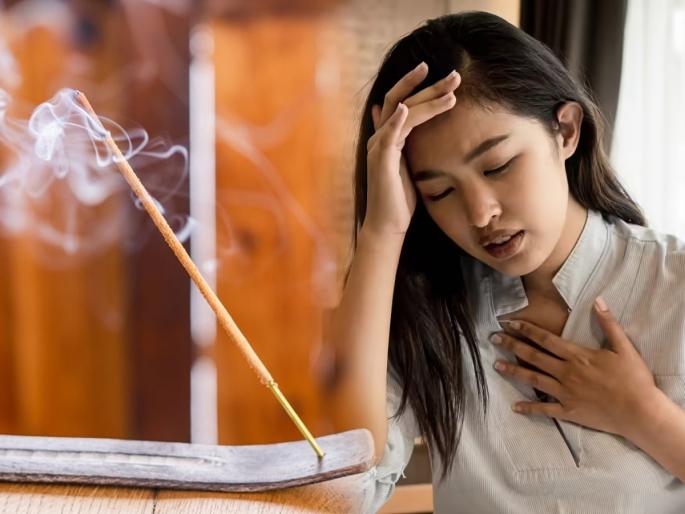 are mosquito repellent incense sticks harmful for lungs side effects of mosquito coil smoke on children natural alternatives to mosquito repellent incense | उग्र वासाची डास पळवणारी अगरबत्ती ठरतेय जीवघेणी, वाढले फुप्फुसांचे आजार-कमी होतात श्वास