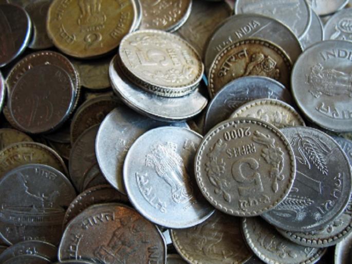 In Chhatrapati Sambhajinagar, banks have a mountain of coins worth 15 crores! | छत्रपती संभाजीनगरात बँकांकडे १५ कोटींच्या नाण्यांचा डोंगर ! In Chhatrapati Sambhajinagar, banks have a mountain of coins worth 15 crores! | छत्रपती संभाजीनगरात बँकांकडे १५ कोटींच्या नाण्यांचा डोंगर !