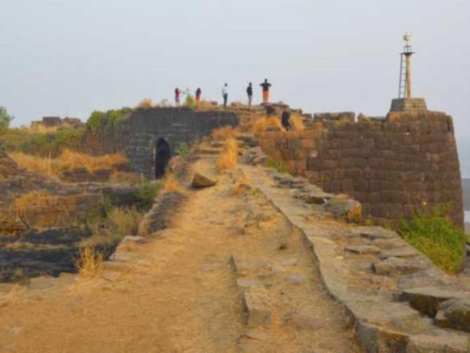 "No charge for going to Colaba fort during Maghi Ganeshotsav" | "माघी गणेशाेत्सवात कुलाबा किल्ल्यावर जाण्यास शुल्क आकारू नये" "No charge for going to Colaba fort during Maghi Ganeshotsav" | "माघी गणेशाेत्सवात कुलाबा किल्ल्यावर जाण्यास शुल्क आकारू नये"