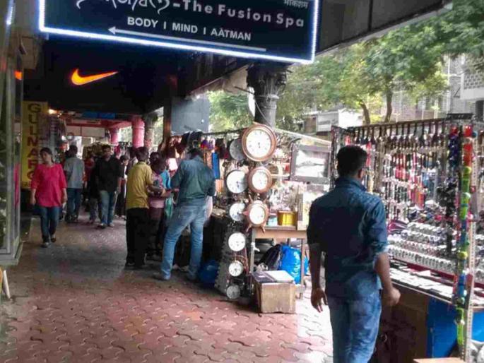Colaba Causeway shopping street to be removed in two days high court orders | कुलाबा कॉजवेची शॉपिंग स्ट्रीट दोन दिवसांत हटवली जाणार, कोर्टाचे आदेश! Colaba Causeway shopping street to be removed in two days high court orders | कुलाबा कॉजवेची शॉपिंग स्ट्रीट दोन दिवसांत हटवली जाणार, कोर्टाचे आदेश!