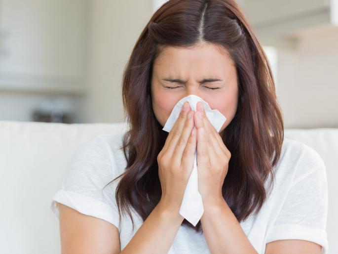 Not only the cold wind, but also the heat causes a cold! Do not ignore the symptoms | थंडी-वाऱ्यानेच नव्हे, तर उष्णतेनेही होते सर्दी! लक्षणांकडे दुर्लक्ष नको Not only the cold wind, but also the heat causes a cold! Do not ignore the symptoms | थंडी-वाऱ्यानेच नव्हे, तर उष्णतेनेही होते सर्दी! लक्षणांकडे दुर्लक्ष नको