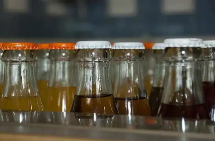 The cost of 1 bottle of Cold Drink is Rs 36 lakh! Man trapped in the affair of discount | कोल्ड ड्रिंकच्या एका बाटलीची किंमत 36 लाख रुपये! डिस्काउंटच्या नादात फसला अन्... The cost of 1 bottle of Cold Drink is Rs 36 lakh! Man trapped in the affair of discount | कोल्ड ड्रिंकच्या एका बाटलीची किंमत 36 लाख रुपये! डिस्काउंटच्या नादात फसला अन्...