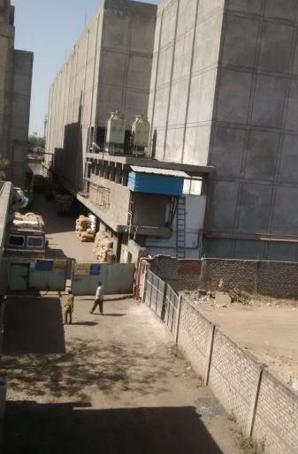 Five unauthorized cold storages in Nagpur's Kalamana hit hard | नागपूरच्या कळमन्यातील पाच अनधिकृत कोल्ड स्टोरेजेसवर जोरदार प्रहार Five unauthorized cold storages in Nagpur's Kalamana hit hard | नागपूरच्या कळमन्यातील पाच अनधिकृत कोल्ड स्टोरेजेसवर जोरदार प्रहार