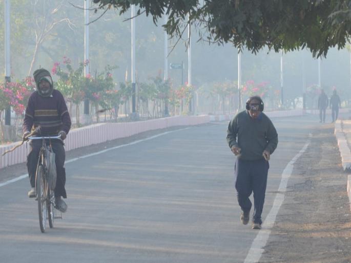 Maharashtra will be chilly this time! The temperature is expected to drop to 5 degrees | महाराष्ट्र यंदा थंडीने कुडकुडणार! तापमान ६ अंशापर्यंत घसरण्याची शक्यता Maharashtra will be chilly this time! The temperature is expected to drop to 5 degrees | महाराष्ट्र यंदा थंडीने कुडकुडणार! तापमान ६ अंशापर्यंत घसरण्याची शक्यता
