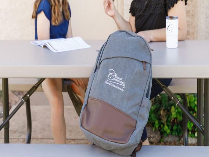 parents pack survival kits for college going students give condoms contraceptive pills in bag | 'या' देशात वडील मुलाला देतात कंडोम तर आई बॅगेत गर्भनिरोधक गोळ्या ठेवते; कारण ऐकून हैराण व्हाल