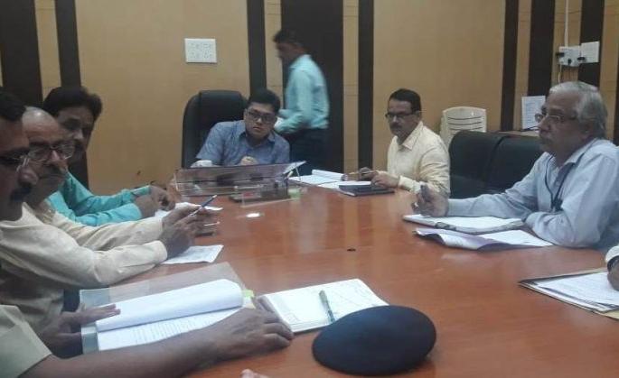 Take tough action on bogus medical practitioners: Collector Ashwin Mudgal | बोगस वैद्यकीय व्यवसाय करणाऱ्यांवर कठोर कारवाई करा : जिल्हाधिकारी अश्विन मुदगल Take tough action on bogus medical practitioners: Collector Ashwin Mudgal | बोगस वैद्यकीय व्यवसाय करणाऱ्यांवर कठोर कारवाई करा : जिल्हाधिकारी अश्विन मुदगल