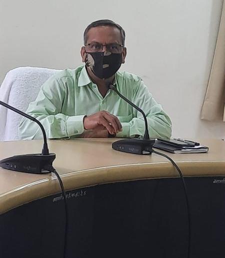 If the wave of corona comes back, then the administration is fully prepared: Collector Ravindra Thakre | कोरोनाची लाट पुन्हा परत आलीच तर प्रशासन पूर्णपणे सज्ज :  जिल्हाधिकारी रवींद्र ठाकरे If the wave of corona comes back, then the administration is fully prepared: Collector Ravindra Thakre | कोरोनाची लाट पुन्हा परत आलीच तर प्रशासन पूर्णपणे सज्ज :  जिल्हाधिकारी रवींद्र ठाकरे