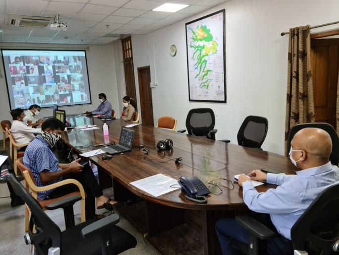 Keep immigrants at the segregation center | परराज्यातून येणाऱ्यांना अलगीकरण केंद्रात ठेवा -: जिल्हाधिकारी