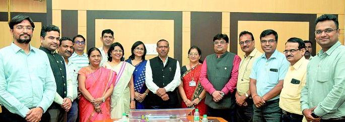 Maharashtra Assembly Election 2019: My vote for democracy, yes I will vote | Maharashtra Assembly Election 2019 : माझे मत लोकशाहीला, होय मी मतदान करणार Maharashtra Assembly Election 2019: My vote for democracy, yes I will vote | Maharashtra Assembly Election 2019 : माझे मत लोकशाहीला, होय मी मतदान करणार