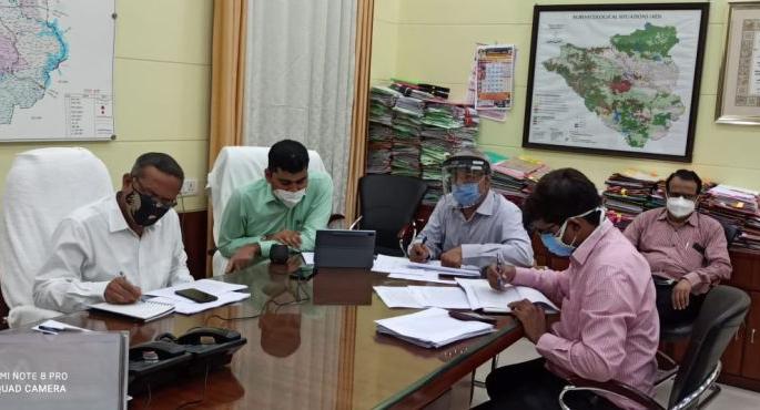 Don't crowd on Navratri: Collector's appeal | नवरात्रीत गर्दी करू नका : जिल्हाधिकाऱ्यांचे आवाहन Don't crowd on Navratri: Collector's appeal | नवरात्रीत गर्दी करू नका : जिल्हाधिकाऱ्यांचे आवाहन