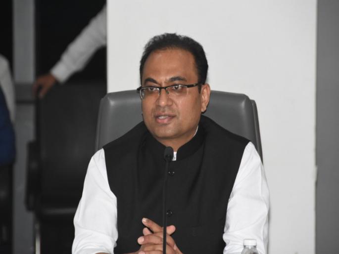 Government work 100 percent in Marathi only Action in case of complaint regarding Marathi language transaction | शासकीय कामकाज १०० टक्के मराठीतूनच; मराठी भाषेच्या व्यवहाराबाबत तक्रार आल्यास कारवाई Government work 100 percent in Marathi only Action in case of complaint regarding Marathi language transaction | शासकीय कामकाज १०० टक्के मराठीतूनच; मराठी भाषेच्या व्यवहाराबाबत तक्रार आल्यास कारवाई